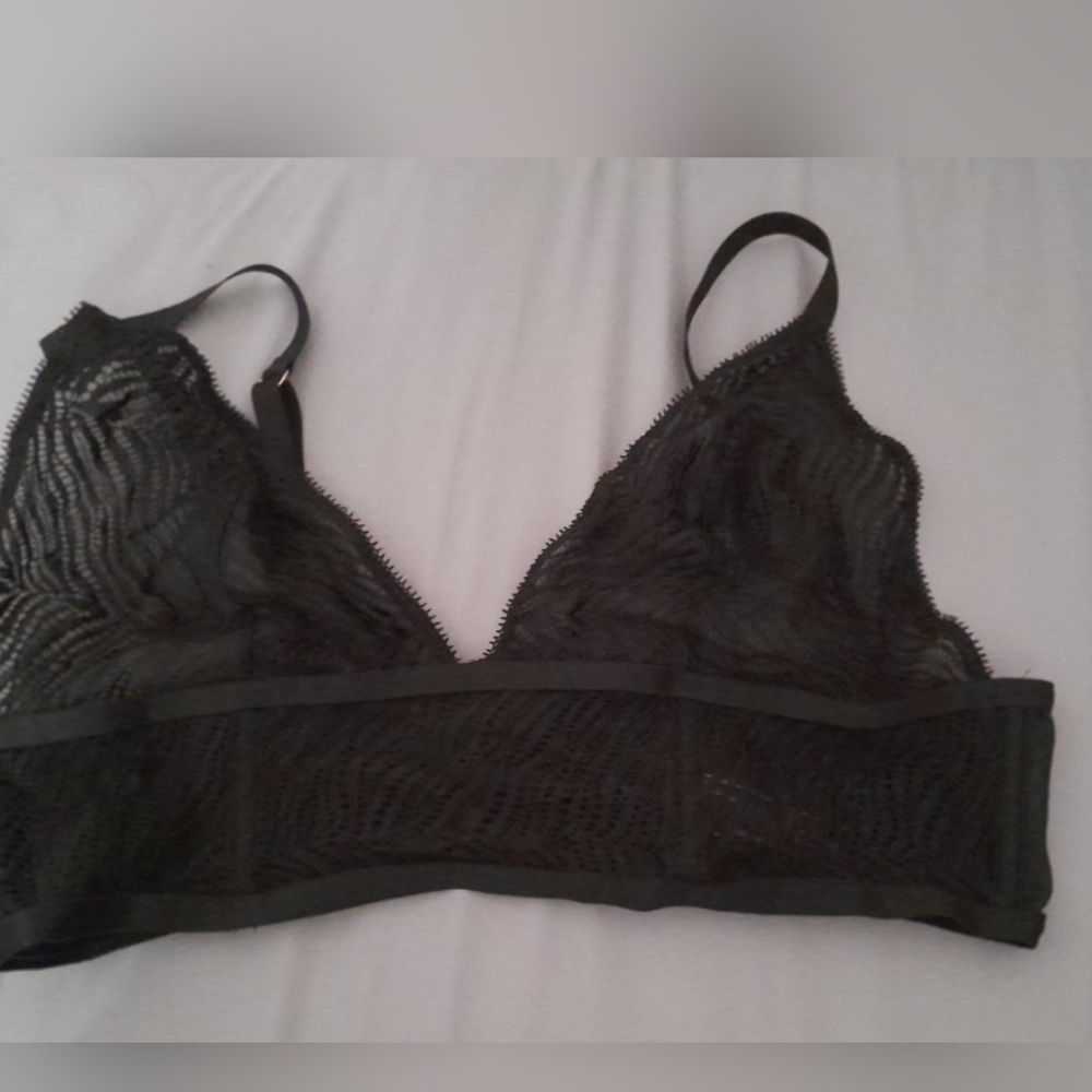Victoria's Secret Lace Bralette Trio - Black, Navy, and White - Picture 3 of 8
